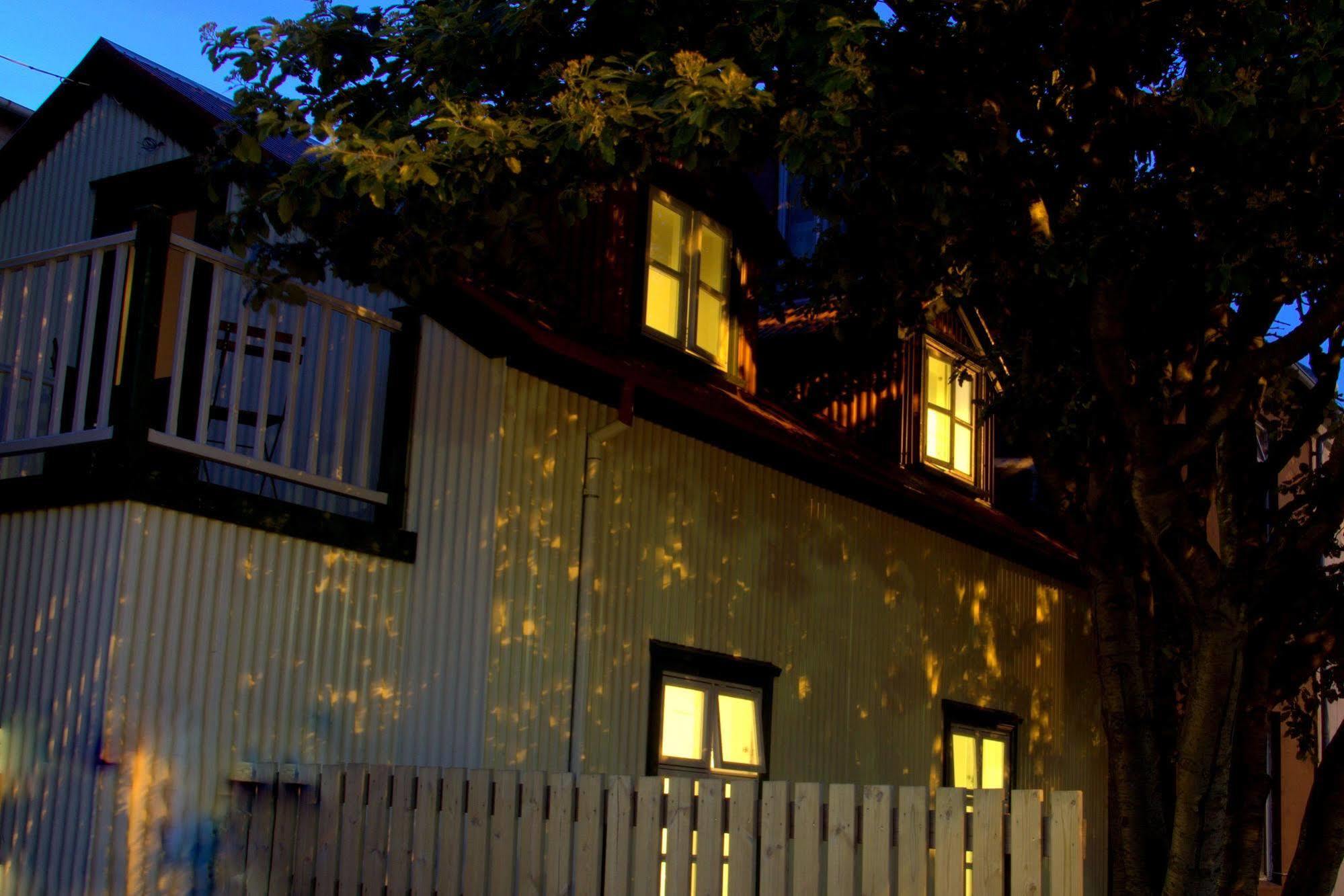 Grettir Guesthouse ريكيافيك المظهر الخارجي الصورة