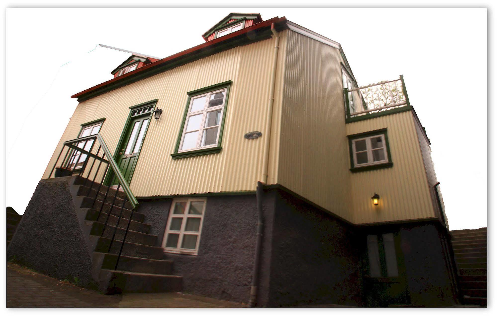 Grettir Guesthouse ريكيافيك المظهر الخارجي الصورة